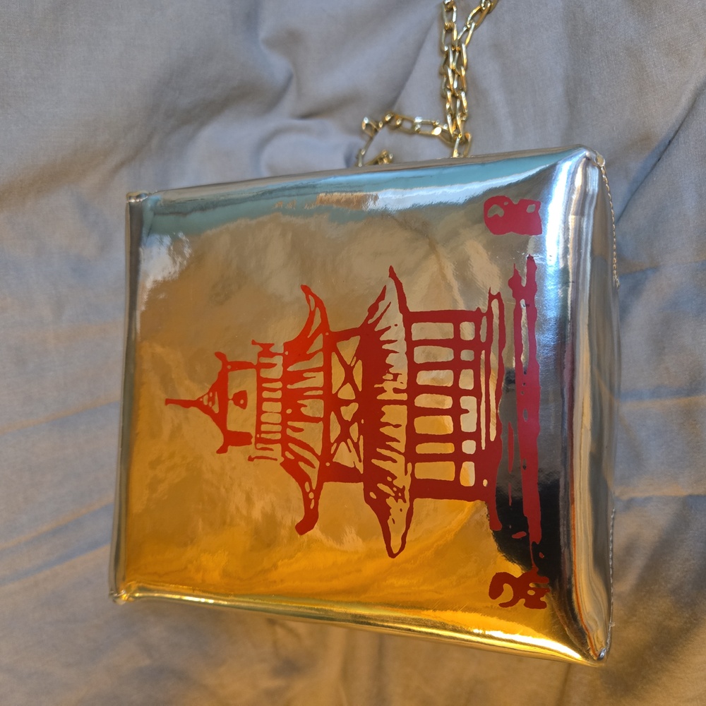 Chinese Take Out Purse with Shoulder Chain GOLD